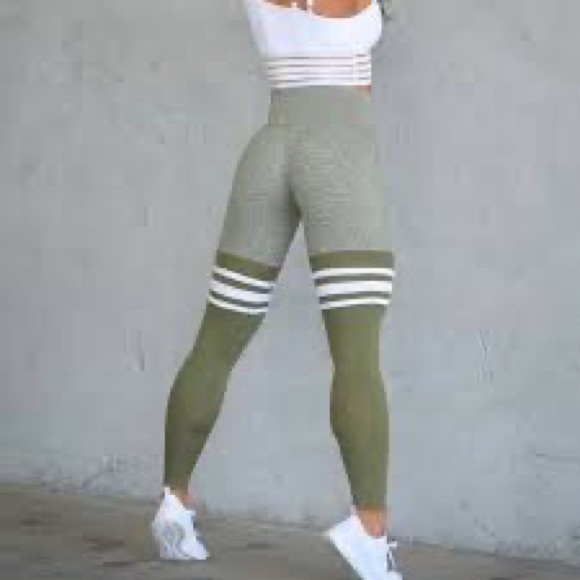 Bombshell high waisted, thigh high legging - Picture 4 of 4